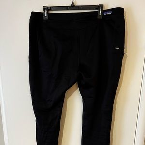 Patagonia XL Black fleece pants. Excellent condition.